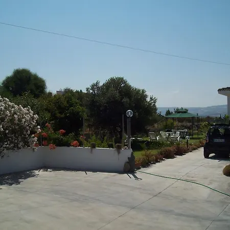 Lungomare לינה וארוחת בוקר